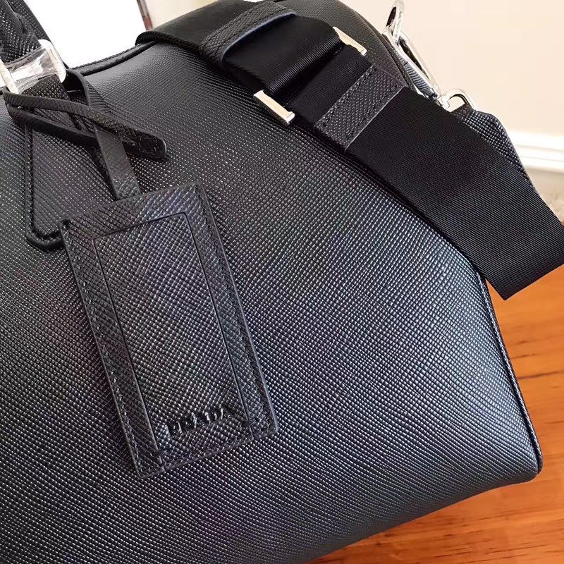 Pra*a travel bags